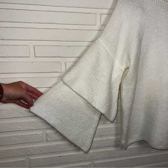 Falls Creek White Layered Wide Sleeve Sweater, Women’s Size Small - Picture 3 of 7